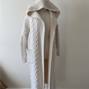Zara Cream Cable Knit Sweater